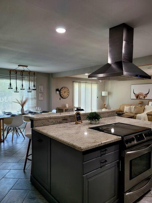 Modern Tempe Home With Heated Pool, Asu 외부 사진