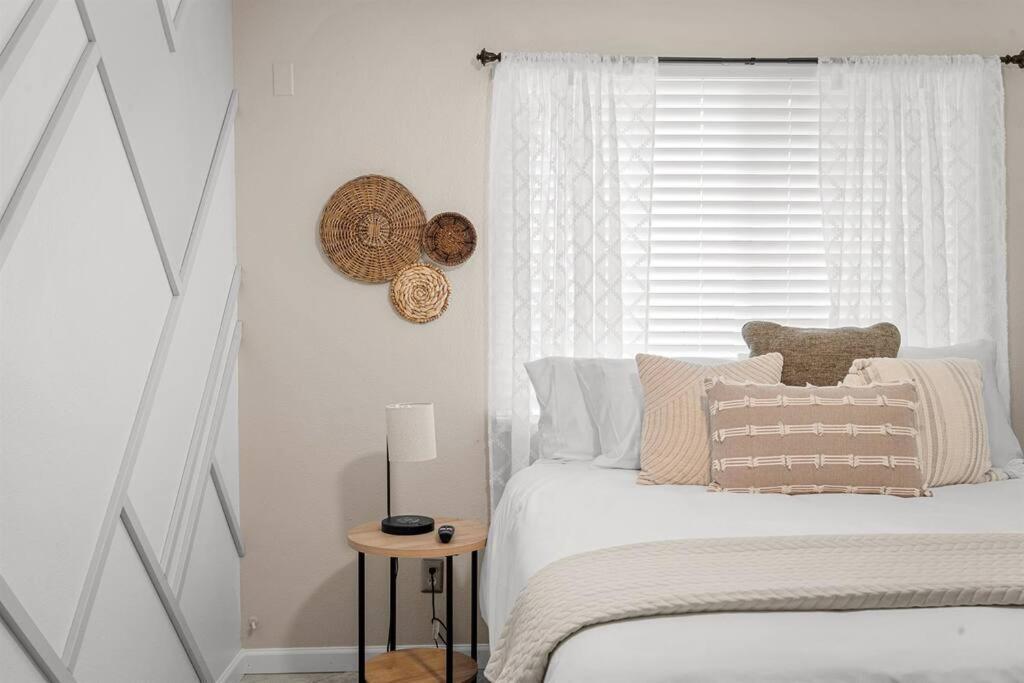 Modern Tempe Home With Heated Pool, Asu 외부 사진